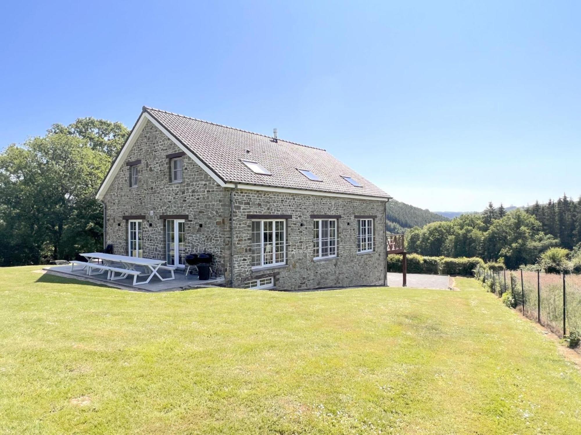 Sur Les Thiers Villa Lierneux Exteriör bild